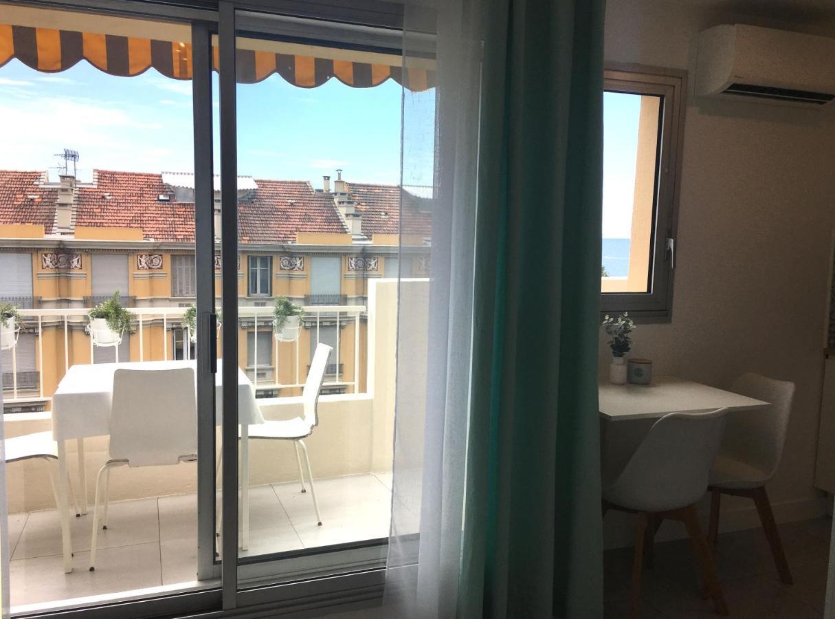 100m De La Apartment *